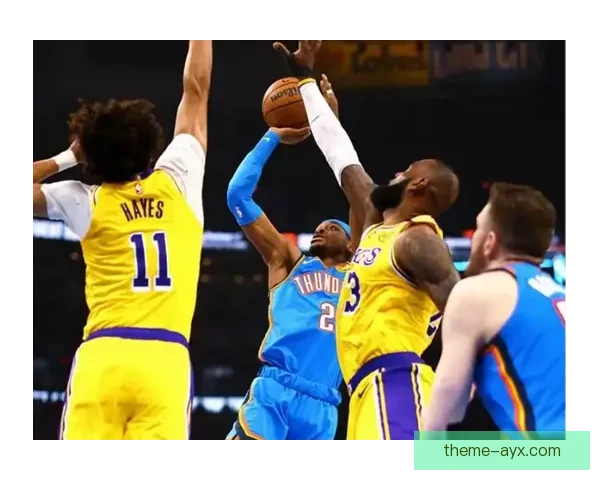 湖人逆转勇士詹姆斯砍三双引爆全场热议季后赛席位争夺再起波澜
