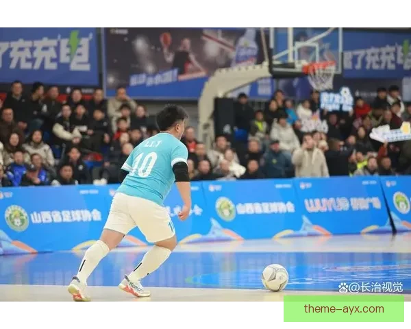 中国足球超级联赛新赛季开幕 各队引援动作频繁争夺冠军战况激烈