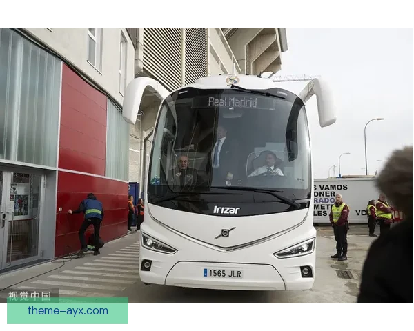 巴黎圣日耳曼近期动态解析姆巴佩去留转会战术全面观察与未来展望